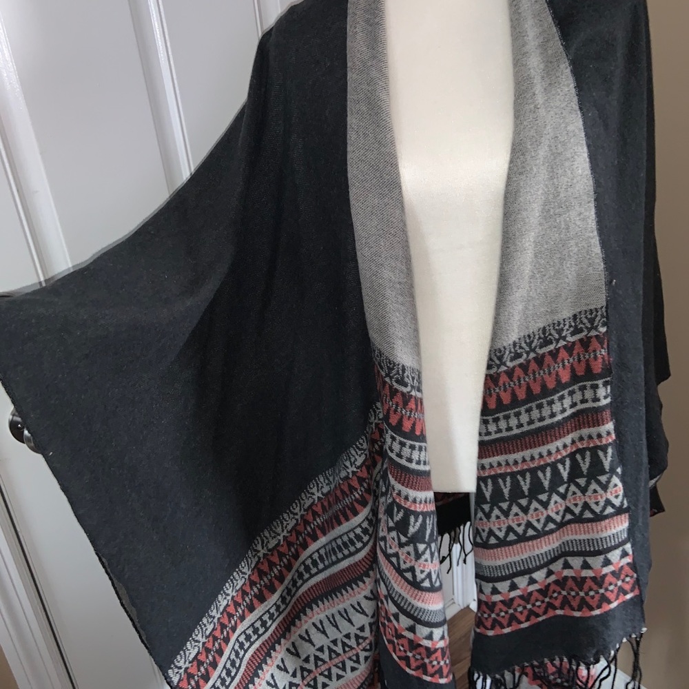 Shawl - Picture 3 of 3
